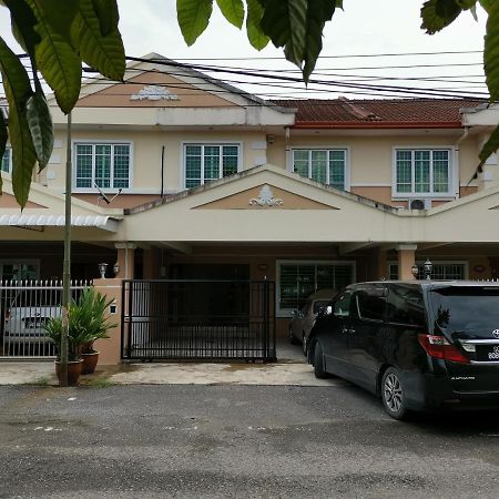 Nansang One Homestay 8Pax 4Rooms Sibu Eksteriør billede